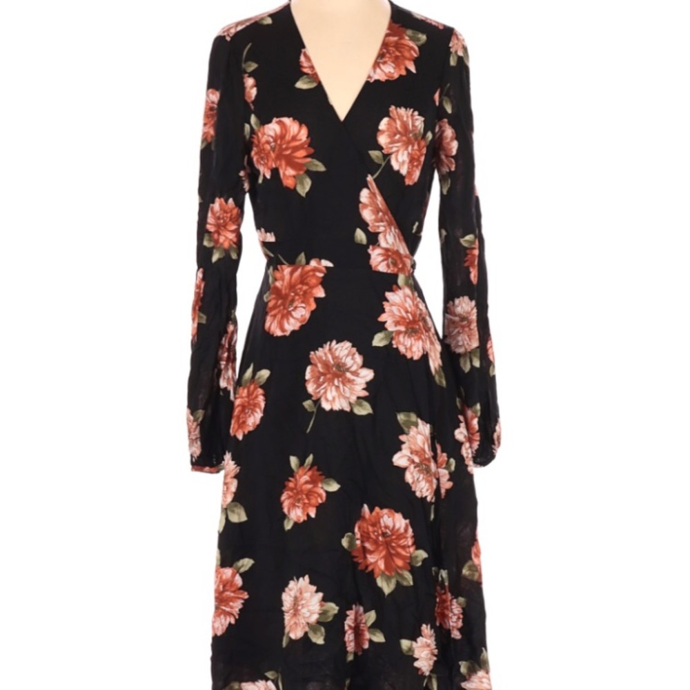 NWT Forever 21 Floral Kimono wrap dress size Medium, NWT